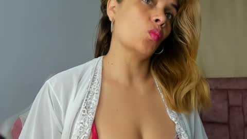 Ana online show from 04/10/26, 10:03