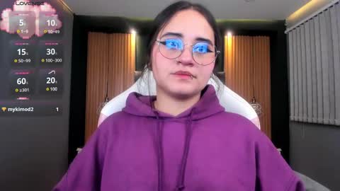 Snapshot of ana_taylor2 chatting on 01/10/25, 08:37 Ana online show from 01/10/25, 08:37