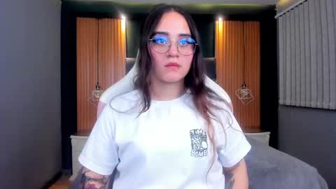 Snapshot of ana_taylor2 chatting on 02/06/25, 12:43 Ana online show from 02/06/25, 12:43