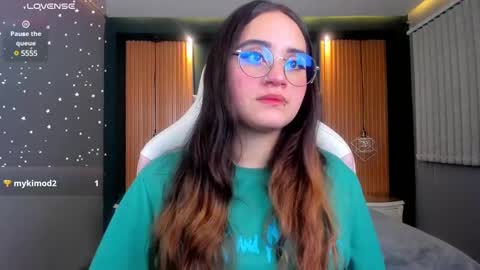 Snapshot of ana_taylor2 chatting on 02/07/25, 08:31 Ana online show from 02/07/25, 08:31