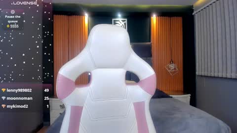 Snapshot of ana_taylor2 chatting on 02/18/25, 11:52 Ana online show from 02/18/25, 11:52