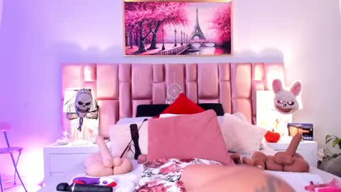 anaa_bellaa online show from 10/21/25, 12:28