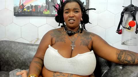 ANNA FUENTES online show from 02/08/25, 02:36