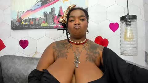 ANNA FUENTES online show from 02/19/25, 08:52