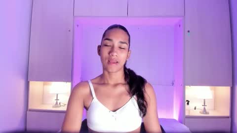 anaacollins_ online show from 03/06/26, 11:39