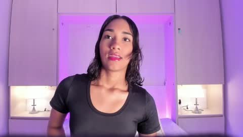 anaacollins_ online show from 04/20/26, 11:24