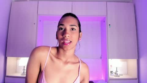 anaacollins_ online show from 04/29/26, 11:36
