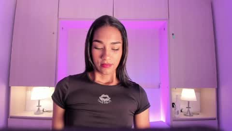 anaacollins_ online show from 05/06/26, 11:59