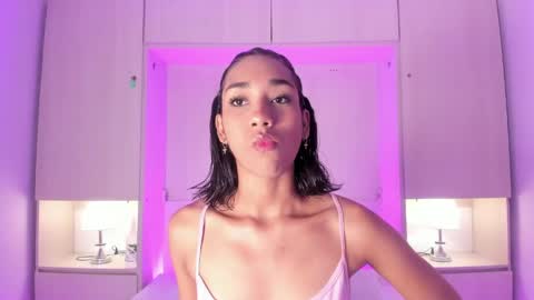 anaacollins_ online show from 05/20/26, 11:38