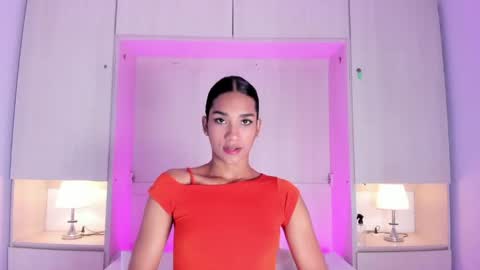 anaacollins_ online show from 05/29/26, 12:03