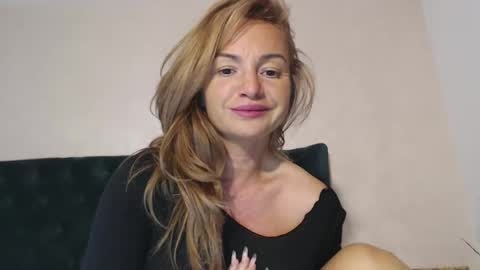 Snapshot of anabeatrice29 chatting on 12/02/24, 10:45 Ana online show from 12/02/24, 10:45