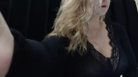 Snapshot of anabeatrice29 chatting on 11/20/25, 12:00 Ana online show from 11/20/25, 12:00