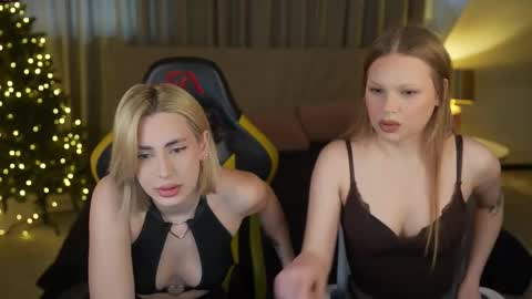 Sweet girls online show from 12/22/25, 11:18