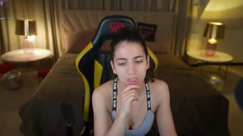 Snapshot of anabel2054 chatting on 03/23/26, 07:40 Sweet girls online show from 03/23/26, 07:40