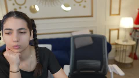 Snapshot of anabel2054 chatting on 04/12/26, 10:20 Sweet girls online show from 04/12/26, 10:20