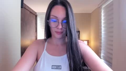 Snapshot of anabel_25 chatting on 01/10/25, 08:26 Anabel online show from 01/10/25, 08:26