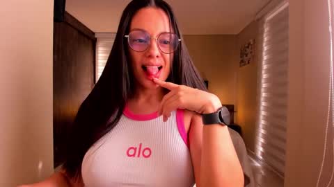 Snapshot of anabel_25 chatting on 01/26/25, 01:36 Anabel online show from 01/26/25, 01:36
