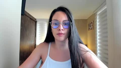 Snapshot of anabel_25 chatting on 01/28/25, 04:41 Anabel online show from 01/28/25, 04:41