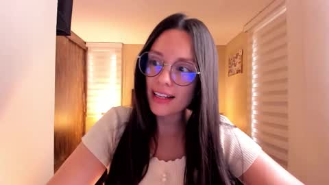 Snapshot of anabel_25 chatting on 09/09/25, 05:56 Anabel online show from 09/09/25, 05:56