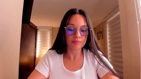 Snapshot of anabel_25 chatting on 09/23/25, 03:26 Anabel online show from 09/23/25, 03:26