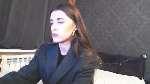 Anna online show from 12/03/25, 12:58