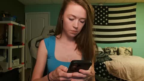 Snapshot of anabelleleigh chatting on 10/14/25, 02:23 Anabelleleigh online show from 10/14/25, 02:23