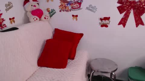 Snapshot of anabellered chatting on 12/11/24, 10:14 Ana online show from 12/11/24, 10:14