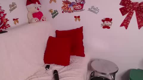 Snapshot of anabellered chatting on 12/30/24, 09:59 Ana online show from 12/30/24, 09:59