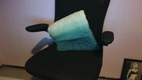 anabelucci_ online show from 03/13/26, 12:39