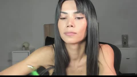 Ana Henao or Annie... Follow me ahenaocb Insta  X online show from 05/02/26, 11:32