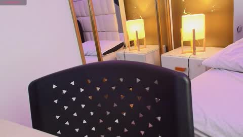 Anahi  online show from 10/22/25, 07:35