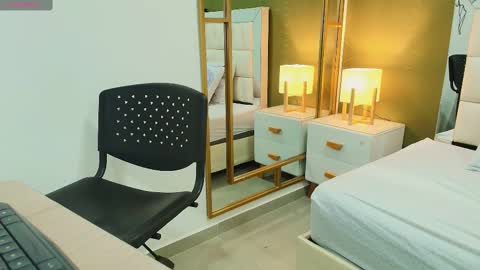 Anahi  online show from 10/31/25, 07:48