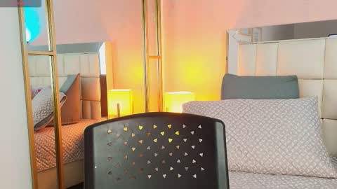 Snapshot of anahi_maite chatting on 01/14/26, 07:41 Anahi online show from 01/14/26, 07:41