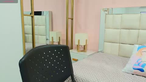 Snapshot of anahi_maite chatting on 01/16/26, 07:40 Anahi online show from 01/16/26, 07:40