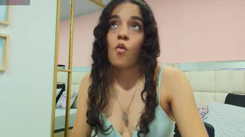 Snapshot of anahi_maite chatting on 02/20/26, 07:03 Anahi online show from 02/20/26, 07:03