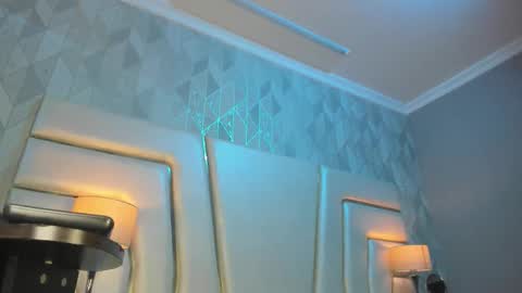 Snapshot of anahisbennett chatting on 10/31/25, 04:57 Anahis online show from 10/31/25, 04:57