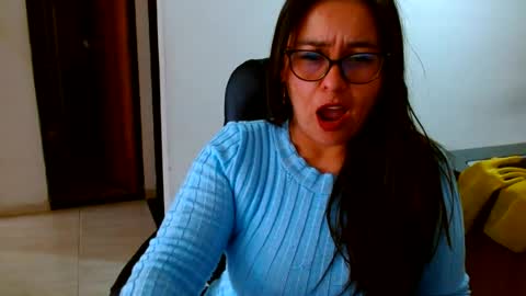 Snapshot of anaids_dam chatting on 07/14/26, 01:28 anaids online show from 07/14/26, 01:28