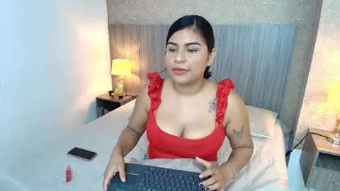 Snapshot of anais_espinosa chatting on 05/27/26, 11:29 Anais online show from 05/27/26, 11:29