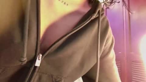 Snapshot of anais_tgn chatting on 11/15/25, 12:13 anais_tgn online show from 11/15/25, 12:13