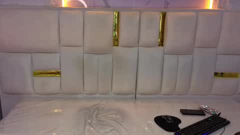 Ana  online show from 09/30/25, 09:42