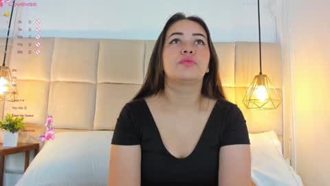 Snapshot of anaisclarkx chatting on 12/03/24, 11:22 Anais clark online show from 12/03/24, 11:22