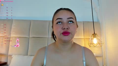 Snapshot of anaisclarkx chatting on 01/08/25, 11:21 Anais clark online show from 01/08/25, 11:21