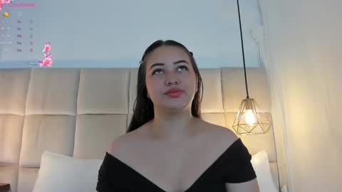 Snapshot of anaisclarkx chatting on 02/18/25, 11:22 Anais clark online show from 02/18/25, 11:22