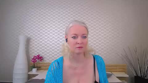 Anais Janson online show from 11/18/25, 05:01