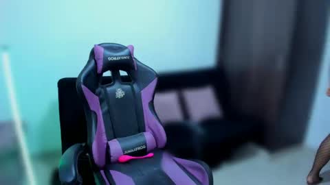      help me to get 100 thumps up  online show from 12/21/24, 11:34