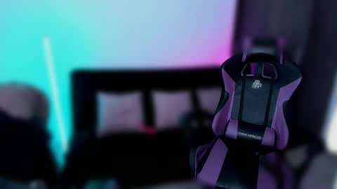      help me to get 100 thumps up  online show from 12/23/24, 02:45