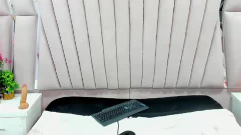 AbbyAndAntonela online show from 02/21/25, 05:09