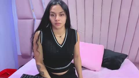 AbbyAndAntonela online show from 12/04/25, 11:08