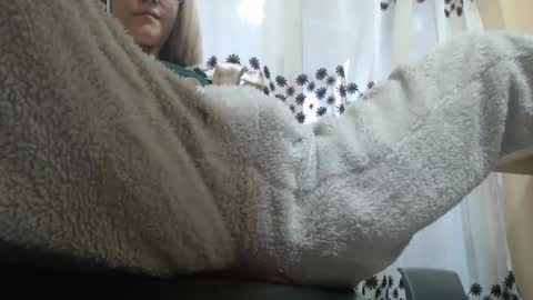 Snapshot of analove200 chatting on 02/28/25, 06:10 analove200 online show from 02/28/25, 06:10