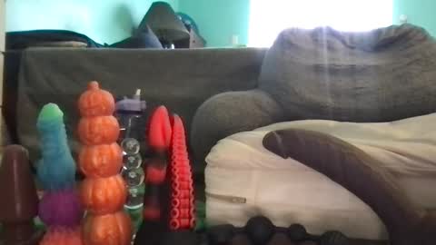 Snapshot of analzilla chatting on 12/13/25, 07:53 Mandy online show from 12/13/25, 07:53